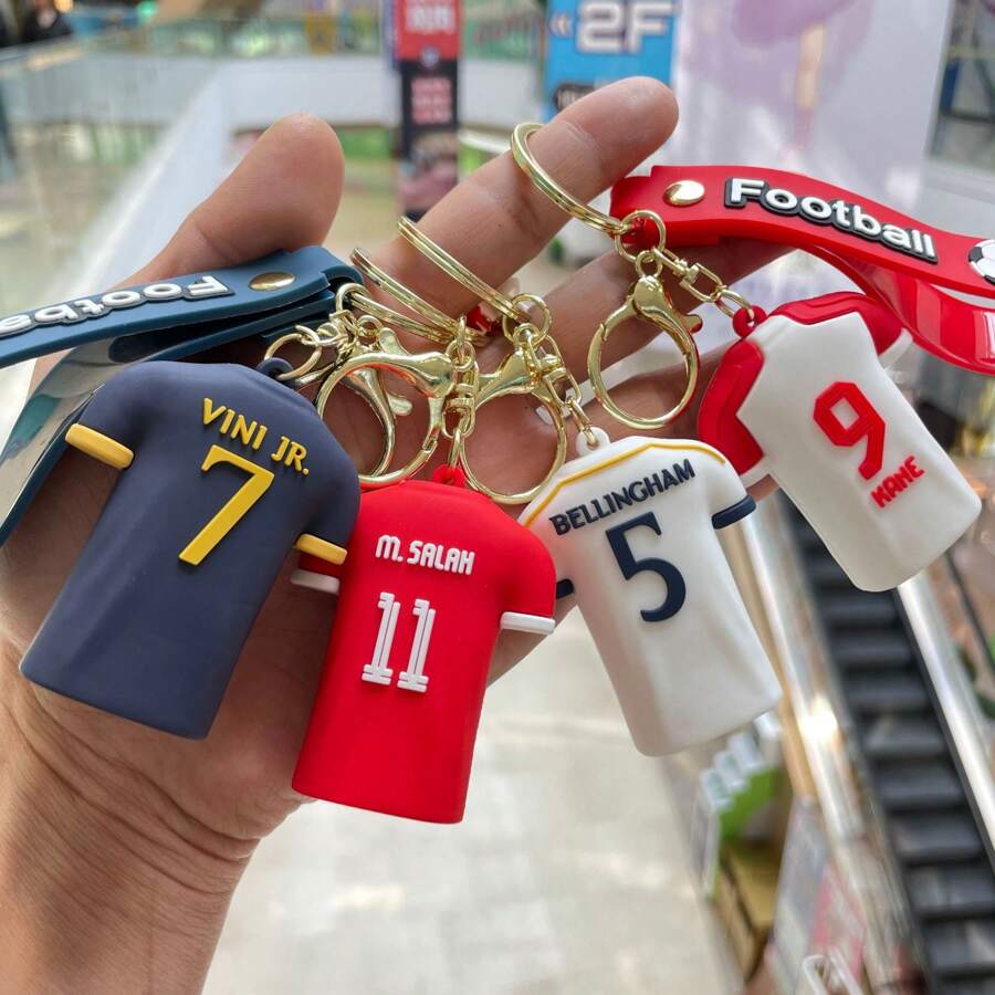 Decoración navideña 1 pieza Llavero tipo jersey de fútbol, Colgante de mochila de personaje de dibujos animados, Llavero de coche, Regalo pequeño de estilo aleatorio - Multicolor - Ver 1
