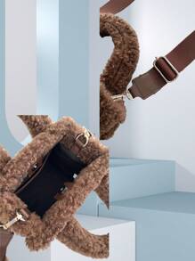 秋冬毛绒休闲手提包，简约毛绒手包斜挎包，适合通勤，收纳包，化妆包，秋季必备，圣诞包，万圣节包，街头风，送礼佳品，教师节礼物，手提包，秋冬热销潮流女包