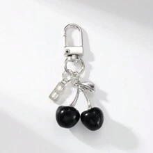 1个“A-Z字母樱桃：甜蜜之选合金钥匙扣”，樱桃具有甜蜜、爱情或好运等特殊的象征意义。与字母结合，可以传递个性化的祝福和情感联系。对于字母或水果主题收藏家来说，这款钥匙扣是一件值得收藏的物品。佩戴者可以通过这款钥匙扣展现他们对樱桃的喜爱以及对个性化生活方式的追求。 - 黑色 - 查看 5