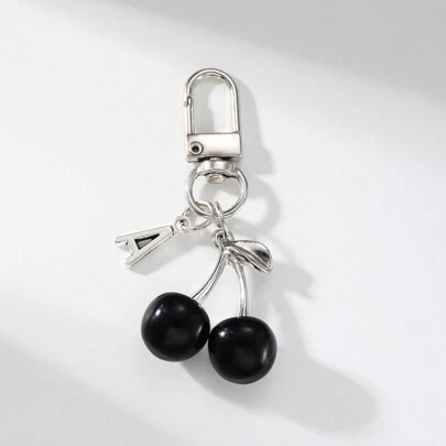 1个“A-Z字母樱桃：甜蜜之选合金钥匙扣”，樱桃具有甜蜜、爱情或好运等特殊的象征意义。与字母结合，可以传递个性化的祝福和情感联系。对于字母或水果主题收藏家来说，这款钥匙扣是一件值得收藏的物品。佩戴者可以通过这款钥匙扣展现他们对樱桃的喜爱以及对个性化生活方式的追求。