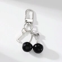 1个“A-Z字母樱桃：甜蜜之选合金钥匙扣”，樱桃具有甜蜜、爱情或好运等特殊的象征意义。与字母结合，可以传递个性化的祝福和情感联系。对于字母或水果主题收藏家来说，这款钥匙扣是一件值得收藏的物品。佩戴者可以通过这款钥匙扣展现他们对樱桃的喜爱以及对个性化生活方式的追求。 - 黑色 - 查看 19