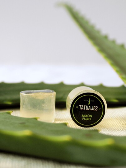 Crema Humectante 30 ml y Jabón 10g para el cuidado de los tatuajes. Ixtlaloe