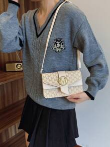 Bolso cuadrado pequeño de diseño nicho, bolso de hombro nuevo para mujer 2024, con sensación de alta gama y simplicidad, versátil para uso diario y como bandolera