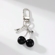 1个“A-Z字母樱桃：甜蜜之选合金钥匙扣”，樱桃具有甜蜜、爱情或好运等特殊的象征意义。与字母结合，可以传递个性化的祝福和情感联系。对于字母或水果主题收藏家来说，这款钥匙扣是一件值得收藏的物品。佩戴者可以通过这款钥匙扣展现他们对樱桃的喜爱以及对个性化生活方式的追求。 - 黑色 - 查看 15