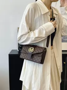 Bolso cuadrado pequeño de diseño nicho, bolso de hombro nuevo para mujer 2024, con sensación de alta gama y simplicidad, versátil para uso diario y como bandolera
