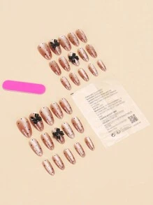 立即升级你的按压式美甲造型！30片短款水滴形裸色按压式美甲，可爱心形和撞色欧式设计，可重复使用全套，含1瓶果冻胶和指甲锉，适合派对、舞会和日常佩戴。美甲用品 美甲