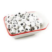 10 pezzi/26 pezzi Perline in silicone da 12 mm con base bianca e lettere nere per realizzare bracciali, portachiavi fai-da-te e per la creazione di gioielli