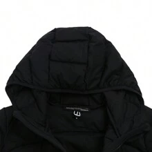 Under Armour 女士轻薄羽绒服，弹力羽绒服，运动外套，适合日常、户外、旅行穿着，建议选购大两码。 - 黑色 - 查看 7