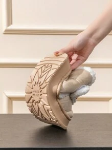 女士纯色厚底雪地靴，休闲一脚蹬毛绒衬里靴，舒适冬靴 - 卡其色 - 查看 5