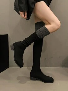 Damen schwarze Stiefel mit quadratischer Zehenbox, Farbblockdesign, Plateau-Absatz, Strickstoff, kniehohe Passform, Schlupfeinstieg, eleganter und modischer Stil, geeignet für die Herbstsaison