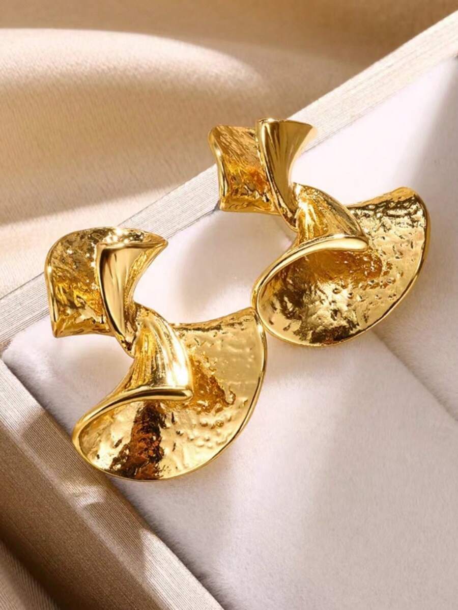 1 Pair Elegant 18K Gold Plated Titanium Steel Ballet Skirt Inspired Earrings, Casual And Party Wear, Fashion Accessories For Women