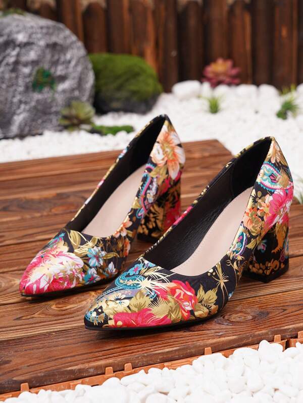 Scarpe col tacco largo con stampa floreale nera versatili ed alla moda da indossare quotidianamente, punta squadrata per le donne