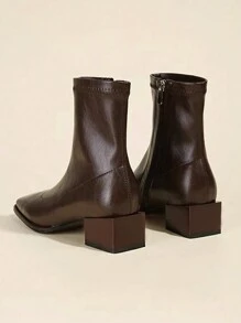 2024 秋冬春秋季新款棕色方头短靴女款，搭配毛衣，中跟粗跟弹力修身袜靴