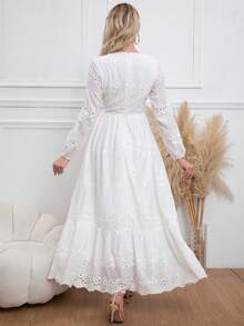 Eilly Bazar 女式法式 V 领收腰长袖镂空刺绣蕾丝长裙 - 白色 - 查看 2