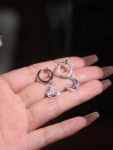1 Cặp bông tai nhỏ xinh mạ bạc Sterling 925 vàng trắng hình mặt trăng và đá Cubic Zirconia dành cho nữ, thiết kế tối giản và thời trang, thích hợp làm quà tặng cho bạn gái, đeo hàng ngày, dự tiệc và cocktail - Bạc - Xem 4