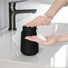 1入現代磨砂黑皂液分配器，適用於浴室洗手液和廚房洗碗液分配