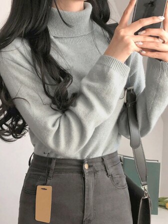 2025新款韩版时尚高领保暖别致灰色毛衣