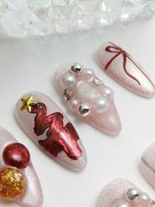 10 Pcs Christmas Style, Royal Sister Style, Gentle Style, Christmas Tree Decoration, Bow Pattern, Pearl Decoration, Star Pattern, Red, Pink, White, Medium-Length Almond-Shaped, Hand-Pressed False Nails Set, Suitable For Christmas Gatherings, Christmas Parties, Shopping, And Dating. This Manicure Set Includes 1 Jelly Glue And 1 Mini Nail File, As Well As A Set Of Exquisite Handmade False Nails