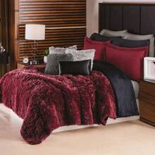 PACHICALIENTITO COVER. Concord Quilts - VINO SHAGGY - View 1