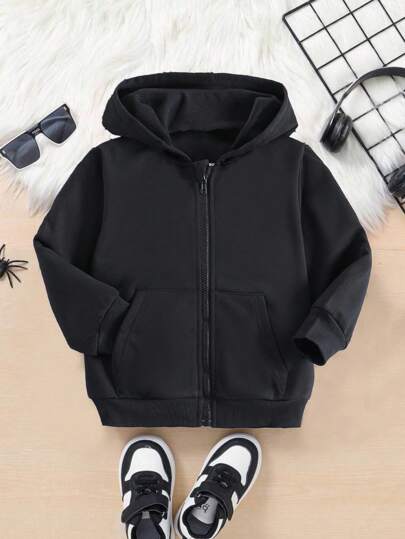 小男孩前拉链休闲黑色连帽夹克，适合 4-7 岁男孩在秋季和春季穿着。这款夹克适合户外、学校和家居穿着。