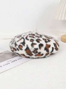 1 件女士双色豹纹人造毛皮贝雷帽，秋冬温暖复古风格，适合日常穿着、外出和摄影