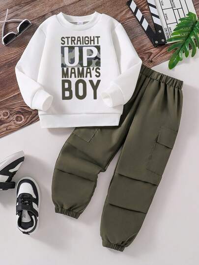 Conjunto de sudadera de felpa y pantalones cargo con estampado de camuflaje para niño