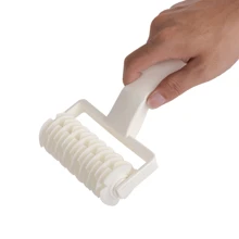 1pc Dough Cutters, Wheel Cutters, Plastic Dough Roller And Pizza Roller Cutters, Baking Tools, Household Kitchen Accessories - White - View 3