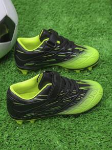 1 Paar neue modische beliebte Fußball Trainingsschuhe für Kinder im Unisex-Design mit geprägtem Graffiti-Muster, Niedrig-Top, Ganzjahresschuhe, lange Stollen, trittsicher, langanhaltend, atmungsaktiv, Outdoor Trainingsschuhe für den Sport