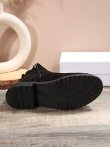 Women's Fashion Casual 1.2 Inch Flat Heel Retro Round Toe Suede  Boots, Side Zipper Western Style Boots For Travel, Vacation, Walking