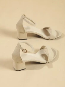 Sandálias de Salto Alto com Tira Ajustável e Bico Redondo, Sapatos de Salto Grosso de Estilo Fada Casual e da Moda para Mulheres, Adequados para o Verão - Bege - Visão 10