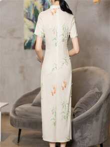 新款中式旗袍连衣裙，年轻人花卉印花夏季女装 - 杏色 - 查看 1