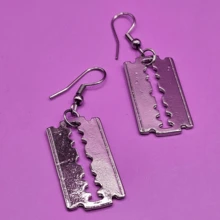 1 Pair Of Fake Razor Earrings Antiallergic Stainless Steel Silver Stainless Steel - Plateado - Ver 1