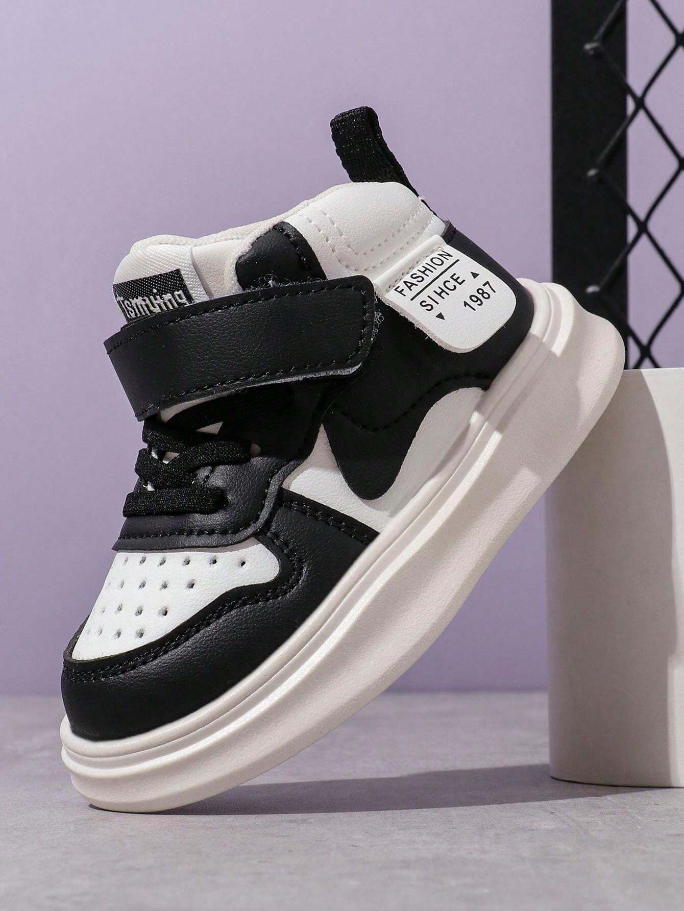 A Pair Of Unisex 13 6YearOld Children's Skateboard Shoes For Autumn