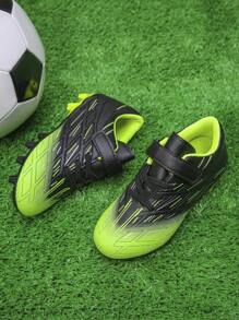 1 Paar neue modische beliebte Fußball Trainingsschuhe für Kinder im Unisex-Design mit geprägtem Graffiti-Muster, Niedrig-Top, Ganzjahresschuhe, lange Stollen, trittsicher, langanhaltend, atmungsaktiv, Outdoor Trainingsschuhe für den Sport