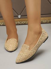 Zapatos planos de mujer de puntera puntiaguda con estampado de cuadros color albaricoque y caja de puntera extra ancha. Estilo elegante, nuevos para la temporada de otoño, uso diario casual. Zapatos planos gruesos color albaricoque con textura de patrón aleatorio