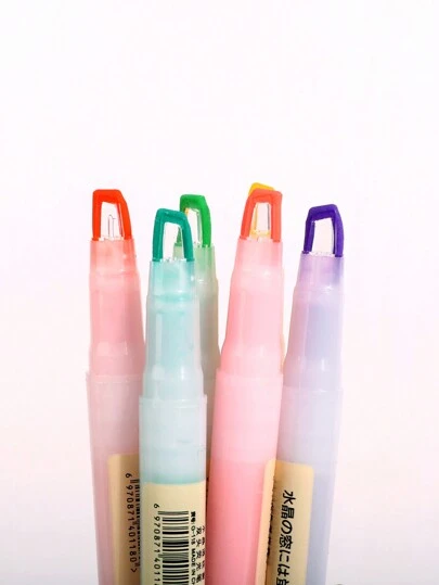 6入組荧光笔套装，色彩丰富，组合精美。干油快，不易褪色，非常适用于课堂、办公室和学习时高亮显示