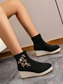 2024 High Heel Hanfu Shoes, Hand Embroidered Beaded Short Boots, Chinese Style Fashion Retro Skinny Boots, New For Women In Autumn And Winter