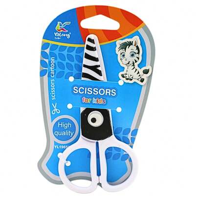 Tijeras Sin Filo para Niños Pequeños, Especialmente Diseñadas para Evitar Cortes Accidentales sin Sacrificar la Funcionalidad, Perfectas para Cortar Papel, Cartulina y Materiales de Manualidades con Gran Precisión, Ideales para Uso Escolar en Preescolar, Primaria y para Proyectos en Casa, Diseños Divertidos y Seguros con Temáticas de Animales como Cebra, Abeja, Rana y Catarina, Colores Vibrantes y Llamativos que Atraen la Atención de los Niños, Ayudando a Fomentar su Creatividad y el Desarrollo de Habilidades Motrices, Cuentan con una Estructura Duradera y Ergonómica para un Uso Cómodo, Seguras para Pequeñas Manos que Desean Participar en Actividades Creativas sin Riesgo de Lesiones, Perfectas para Maestros, Padres y Cuidadores que Buscan Herramientas Confiables, Disponibles en Mayoreo y Menudeo, Excelentes para Estimular la Imaginación de los Más Pequeños con la Tranquilidad de Saber que Están Usando Productos Seguros y de Alta Calidad.