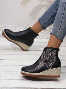 Giày bốt cổ ngắn mới, thêu, gót nêm, mũi tròn, đế polyurethane, trang trí đàn hồi, thời trang, đa năng, giày bốt cổ ngắn cỡ lớn cho nữ - màu đen - Xem 1