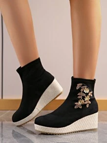 2024 High Heel Hanfu Shoes, Hand Embroidered Beaded Short Boots, Chinese Style Fashion Retro Skinny Boots, New For Women In Autumn And Winter