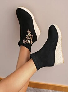 2024 High Heel Hanfu Shoes, Hand Embroidered Beaded Short Boots, Chinese Style Fashion Retro Skinny Boots, New For Women In Autumn And Winter