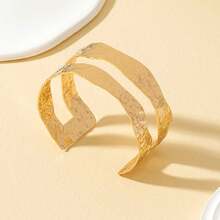 1 件简约双层锤纹手镯适合女性 - 金色 - 查看 4