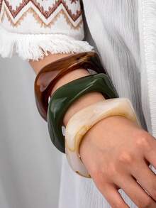 1 Pc Chunky Resin Cuff Bangle For Women - Multicolor - View 2