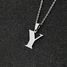 1 pieza Collar de acero inoxidable minimalista, collar con colgante de letra inicial de la A a la Z fresco para hombres, regalo perfecto para familiares y amigos, joyería de cuello para uso diario