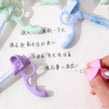 5 件装铅笔握指架，儿童书写训练辅助工具，初学者硅胶铅笔架，中性笔和铅笔握套 - 多色 - 查看 3