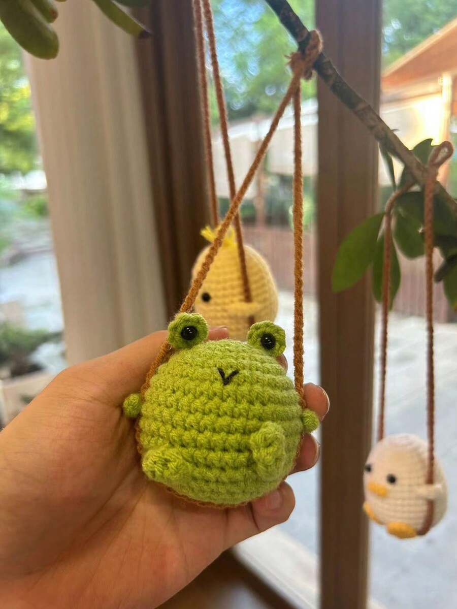 A 2.5Inch Swing Animal HandWoven Toys, Can Be Used For Indoor, Car