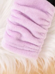 Set de 2 piezas: Blusa de cuello redondo de franela rosa bordada y pantalones negros de parche con dobladillo plisado y peludo, conjunto casual de otoño/invierno para niñas