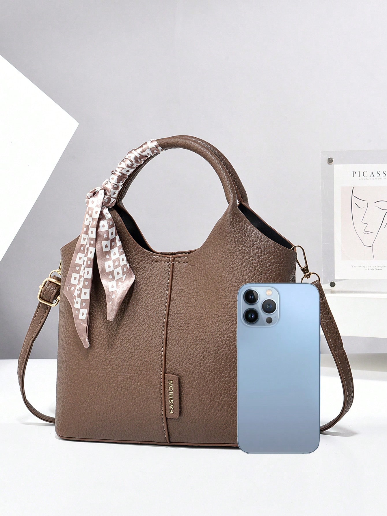 حقيبة يد نسائية من الجلد الصناعي – اللون الخاكي بن...