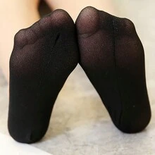 10 paires/5 paires en option Super fins chaussettes de sport semi-transparentes jetables pour la danse/la course, chaussettes courtes de style casual pour le printemps et l'été ; Nouveaux lots de 2 paquets de chaussettes de couleur unie pour chevilles en noir et blanc pour femmes, chaussettes basses respirantes et antidérapantes invisibles, chaussettes invisibles en mélange de nylon de petite taille, chaussettes courtes basses pour le printemps, l'été, l'automne et l'hiver, chaussettes bateau jetables