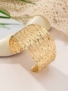 1套2024欧美新款夸张个性褶皱纹理金属风开口手镯耳环戒指套装液体设计不对称时尚纹理戒指时尚优雅金属风街拍饰品女宴会派对日常通勤佩戴 - 首飾套裝 - 查看 2